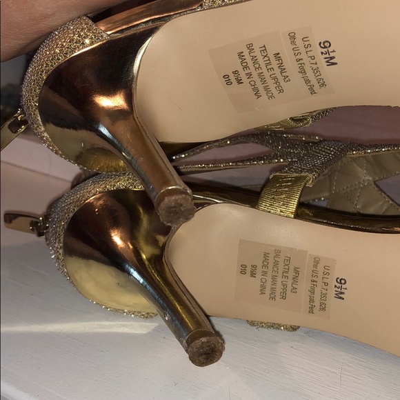 Gold heels - Picture 4 of 4